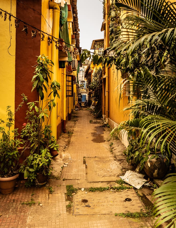 Street photograph by Stalin Pereira